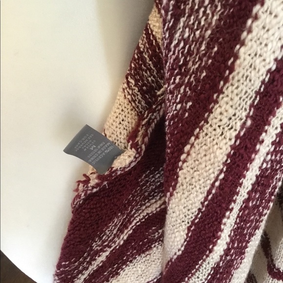 Charlotte Russe Cream/Maroon Cardigan Size M - Picture 7 of 7